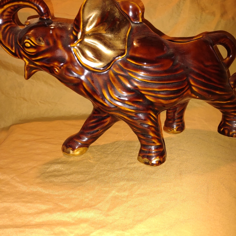 Ceremic elephant